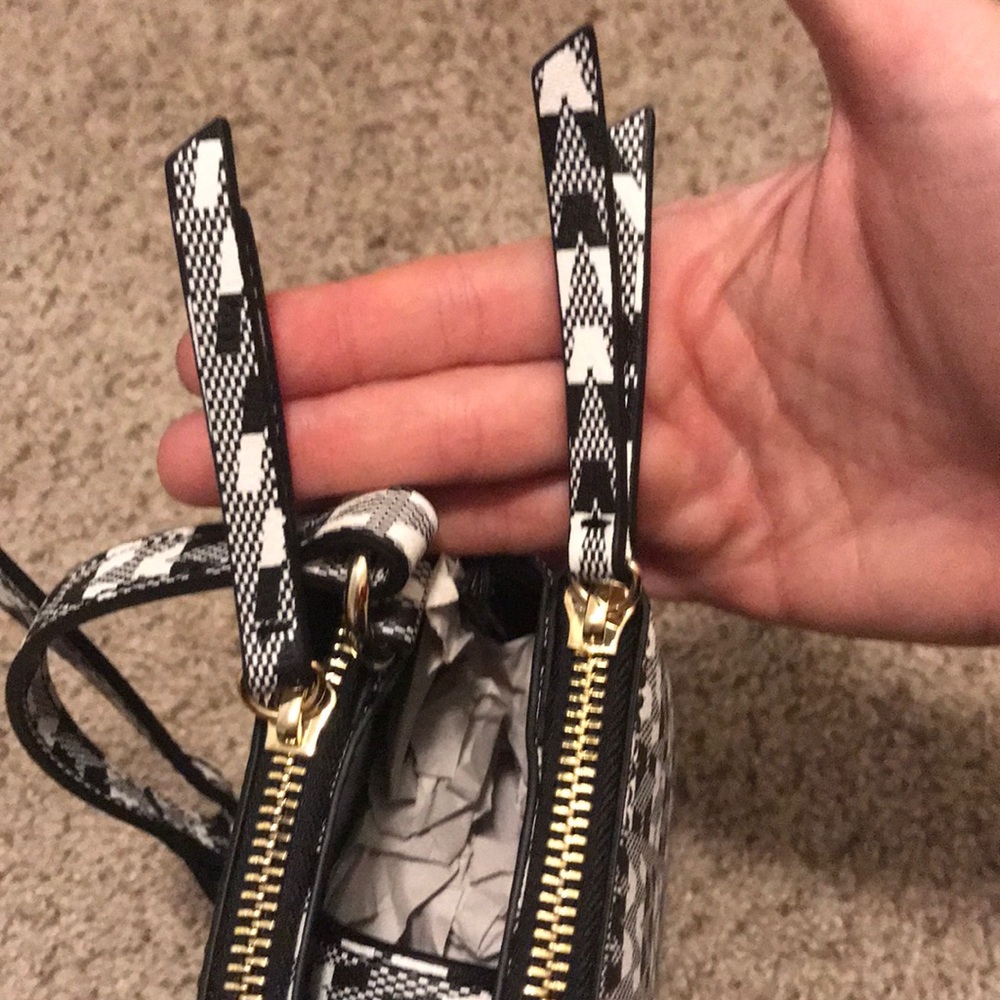Nine West Logo purse - Picture 7 of 12